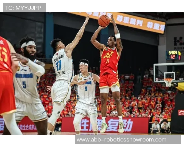 2017年CBA季后赛新疆队对阵广厦队精彩回顾与赛后分析