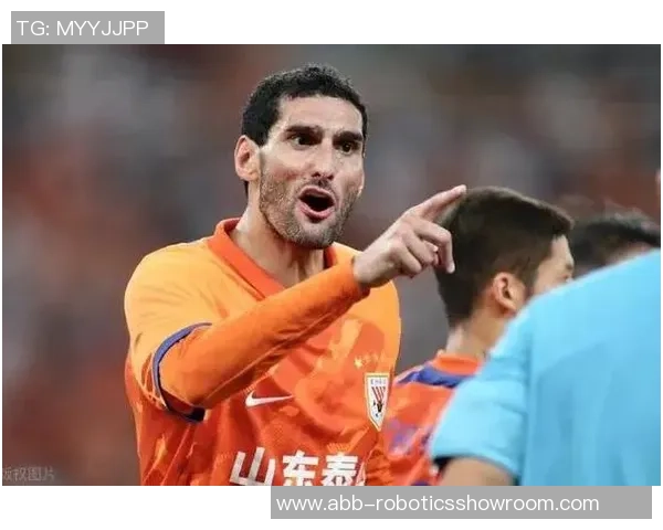 拜仁与佛罗伦萨比赛中的争议判罚引发广泛讨论与热议 拜仁与佛罗伦萨比赛中的争议判罚引发广泛讨论与热议